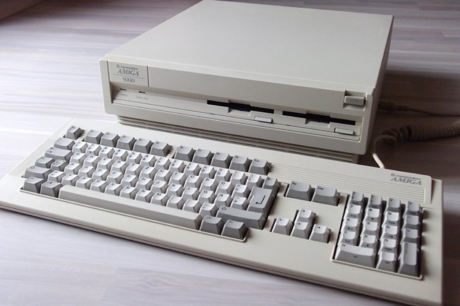 amiga3000_desktop_with_keyboard.jpg amiga3000_desktop_with_keyboard.jpg